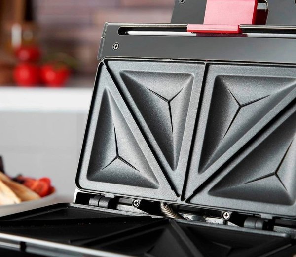 Φρυγανιέρα Russell Hobbs Russell Hobbs Easy Clean φρυγανιέρα 750 W Μαύρο, Ανοξείδωτο ατσάλι