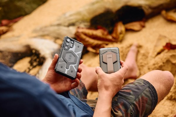 UAG Urban Armor Gear θήκη PATHFINDER CLEAR MAGNET με ενσωματωμένη μαγνητική μονάδα για SAMSUNG S25 5G ash