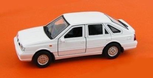 Welly Polonez Caro Plus 1:39 λευκό WELLY