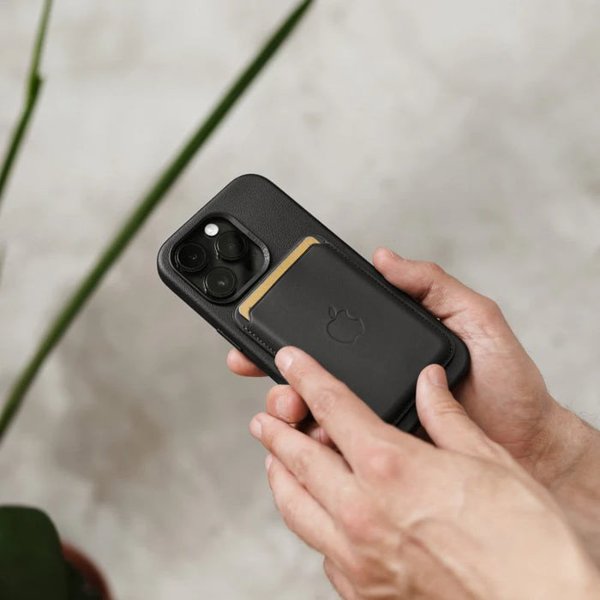Woodcessories Woodcessories Bio Leather Case MagSafe iPhone 15 Plus Black