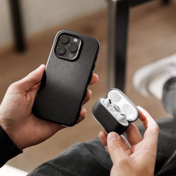 Woodcessories Woodcessories Bio Leather Case MagSafe iPhone 15 Plus Black