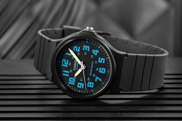 Ζεγάρεκ Casio Ζεγάρεκ Μέσκι Casio MQ-71-2BDF (34 mm)