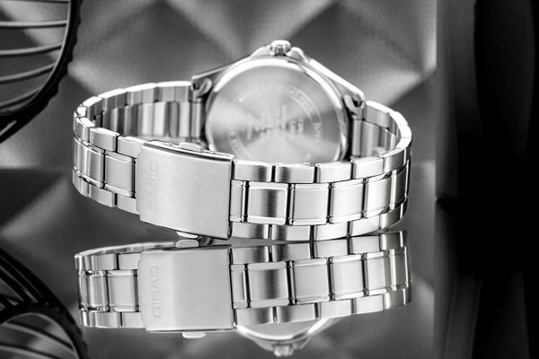 Ανδρικό Ρολόι CASIO Solar MTS-RS100D-2AVDF με Κουτί