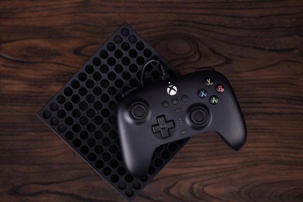 8BitDo Ultimate Ενσύρματο Χειριστήριο για Xbox, Hall Effect Joysticks, Μαύρο