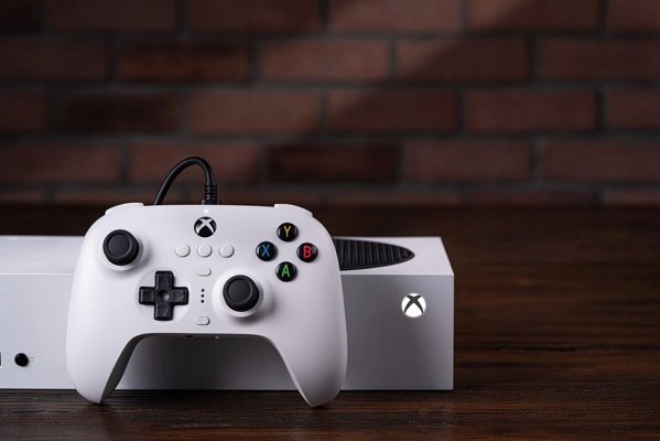 8BitDo Ultimate Ενσύρματο Χειριστήριο για Xbox, Hall Effect Joysticks, Μαύρο