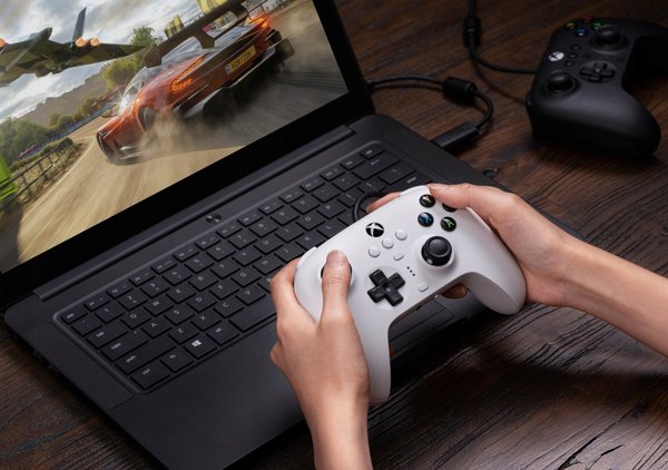 8BitDo Ultimate Ενσύρματο Χειριστήριο για Xbox, Hall Effect Joysticks, Μαύρο