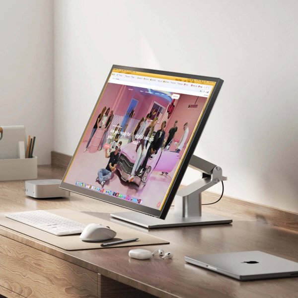 Alogic CLARITY Touch 32 UHD 6K Monitor 95W PD with Stand
