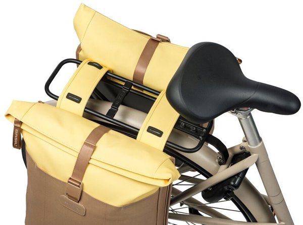 Basil Vive Διπλή Τσάντα Ποδηλάτου 28-35L με Universal Bridge System – Sand/Yellow