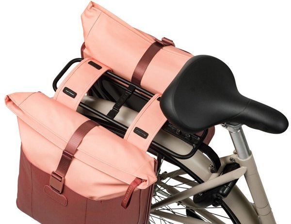 Basil Vive Διπλό Τσαντάκι Ποδηλάτου, 28-35L, Universal Bridge System, Burgundy/Pink