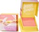 Ρουζ Benefit Shellie Mini Warm-Seashell Pink σε ζεστή απόχρωση ροζ κοχυλιού 2.5g