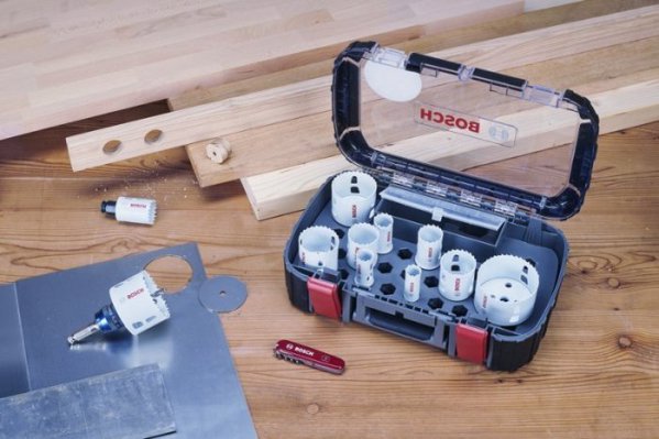 Σετ οπών Bosch Progressor 20-76MM 14 τεμ. + VICTORINOX