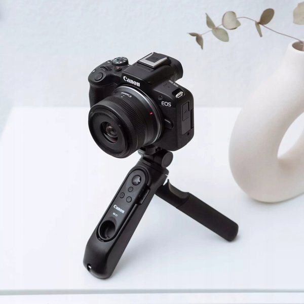 Canon EOS R50 + RF-S 18-45mm + RF 75-300mm