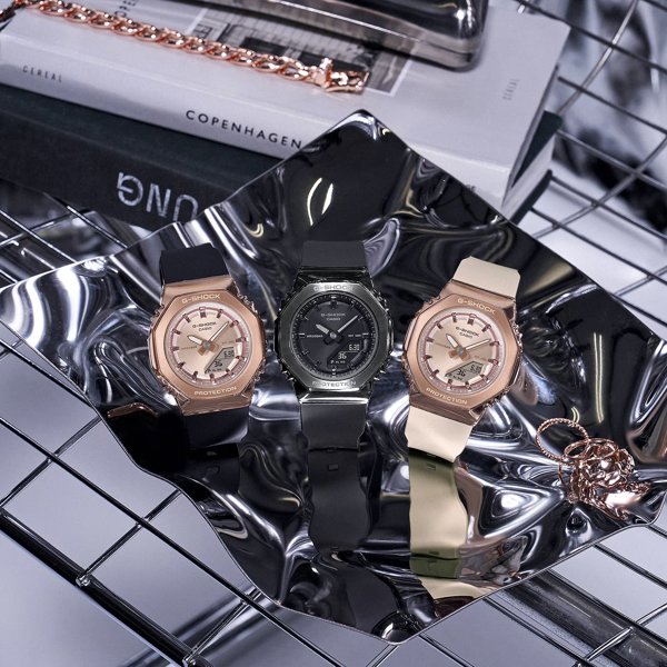 Casio G-Shock GM-S2110PG-4AER Ροζ 200m