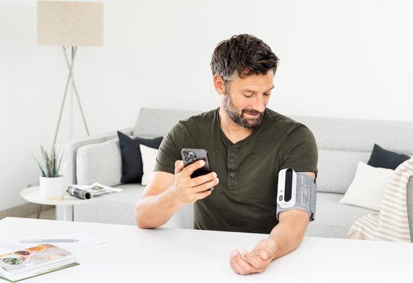 Beurer Πιεσόμετρο Μπράτσου BM 59 με Bluetooth, Λευκό/Μαύρο