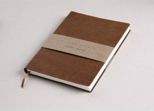 Clairefontaine Flying Spirit Δερμάτινο Σημειωματάριο A5, 14,8x21cm, Γραμμωτό 180 σελίδες, 90 φύλλα, το χαρτί είναι ελεφαντόδοντο, παραδίδεται σε κουτί