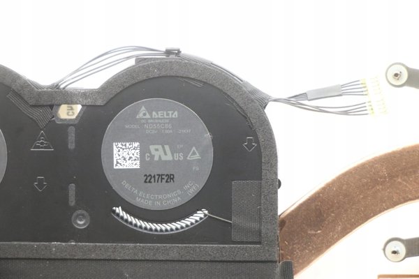 CPU heatsink with fan for