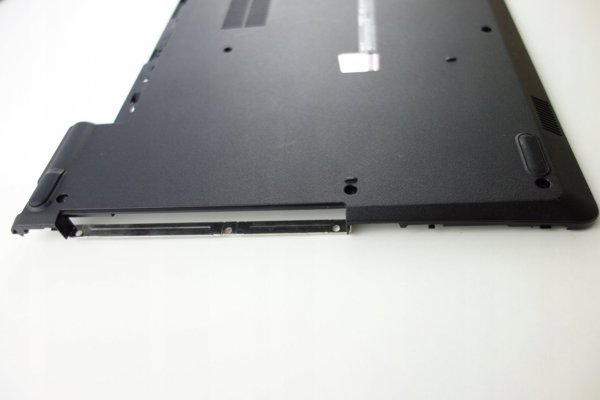 Dell ASSY CVR BTM VEGAS 15