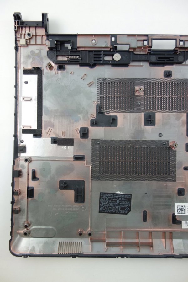 Dell ASSY CVR BTM VEGAS 15
