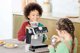 DeLonghi Almarina Μηχανή καφέ DeLonghi για τον μικρό barista με αφρογαλιέρα Casdon