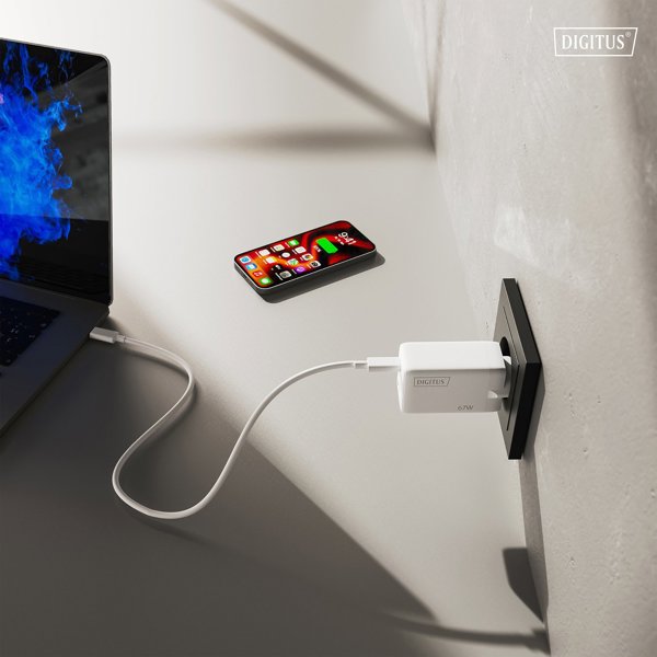DIGITUS USB GaN Ladeger�t 67W 2x USB-C 1x USB-A Weiss
