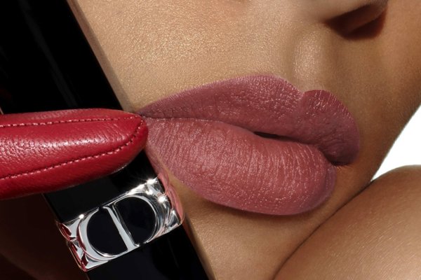 Dior Rouge Dior Couture Κραγιόν 772 Classic Matte, Ενυδατικό Ματ Χρώμα & Άνεση