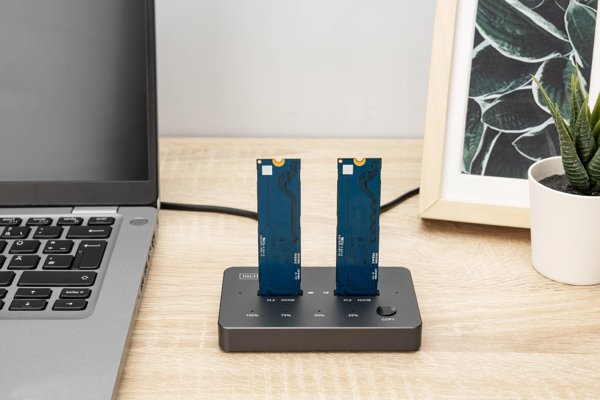 Dual Bay Nvme SSD Docking Station 2 bay NVME duplicator M.2 SSD Docking Station