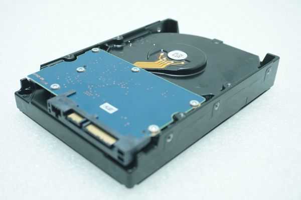 Dysk serwerowy Toshiba S300 Surveillance 4TB 3.5'' SATA III (6 Gb/s)  (HDWT840UZSVA) [outlet]