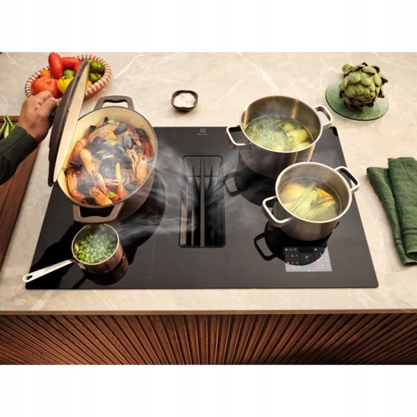 Electrolux 900 XT SensePro  platums 80 cm  melna - Iebuvejama indukcijas plits virsma ar tvaika nosuceju ECC8549 (7333394106915)
