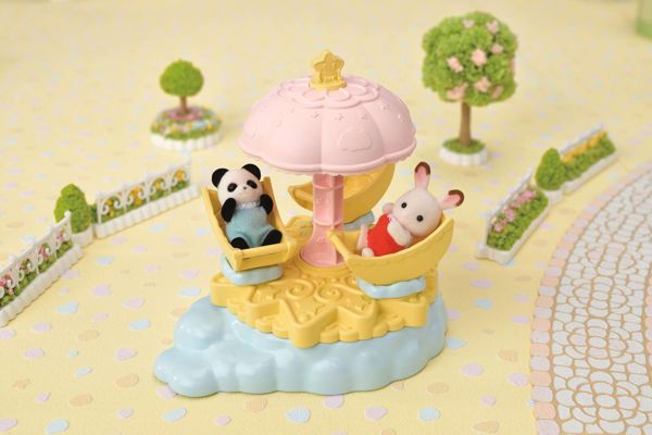 Sylvanian Families Epoch Καρουζέλ Αστεριών (5539) - Παιχνίδι με 3 Φιγούρες Παιδιών