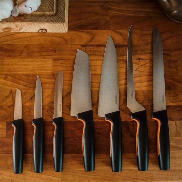Fiskars Μαχαίρι Ξυσίματος Functional Form FS1057545, Κυρτή Λάμα, Ανοξείδωτο Ατσάλι, 7cm