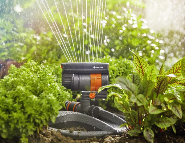 Gardena 8057 Ταλαντευόμενος Εκτοξευτήρας Νερού Ποτίσματος, Περιοχή Ψεκασμού 3μ-18μ, Μαύρο/Πορτοκαλί, Ανθεκτικό στον Παγετό