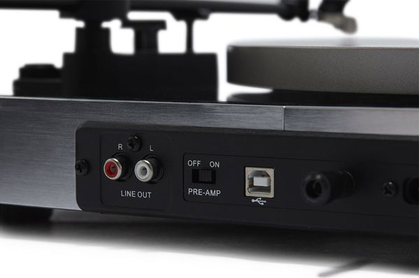 Gramofon Aiwa APX-680BT