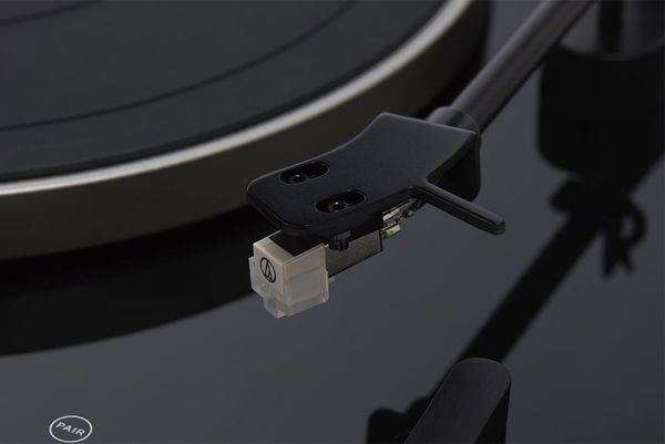 Gramofon Aiwa APX-680BT