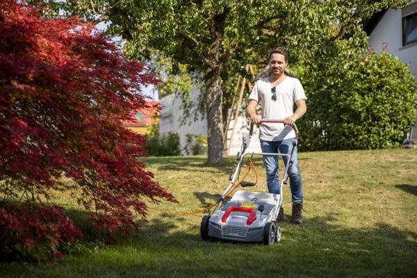 Ikra Mogatec ΙΕVL 1838 Αερωτήρας-Εκτροπέας Γκαζόν 2 σε 1, 1800W
