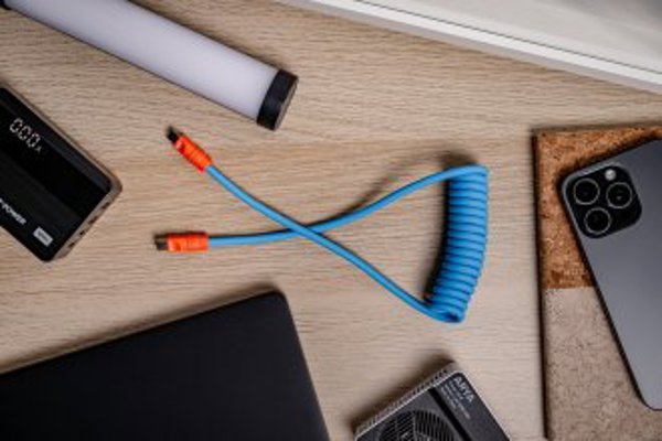 Καλώδιο Newell USB-C σε USB-C 100W, 1,5 μέτρα, σιλικόνης, σπειροειδές, μπλε-πορτοκαλί