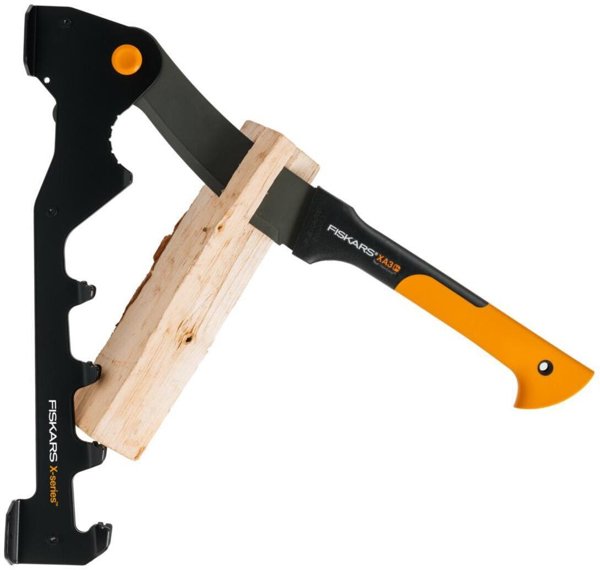 KINDLING MAKER WALL-MOUNTED FISKARS