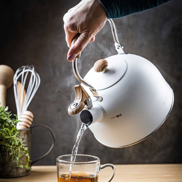 KingHoff KH-1860 Βραστήρας με Σφυρίχτρα 2,5L Λευκός