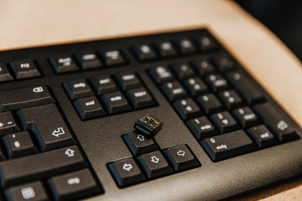 Cherry KW 3000 Ασύρματο Πληκτρολόγιο Υπολογιστή, Μαύρο