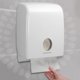 Kleenex Χαρτοπετσέτες V-Fold, 2 Στρώσεων από Κυτταρίνη, 1860 Τεμάχια (15 Πακέτα x 124 Τεμάχια)