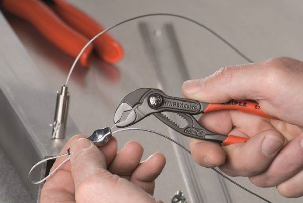 KNIPEX Ρυθμιζόμενες πένσες σωλήνων Knipex Cobra 87 01 125-150-180-250-300