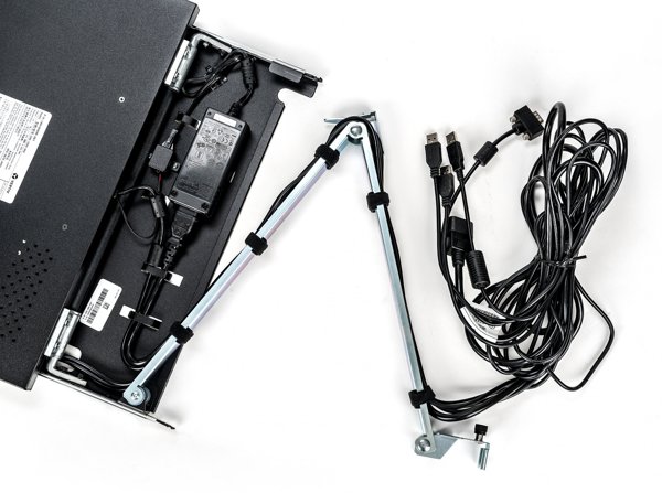 Konsola KVM Avocent Avocent 19 LCD, USB KB, 2USB PASS-US INTL ENG - LRA185KMM-001