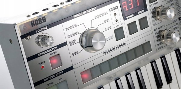 Korg MICROKORG CR - Συνθεσάιζερ, φωνοκωδικοποιητής