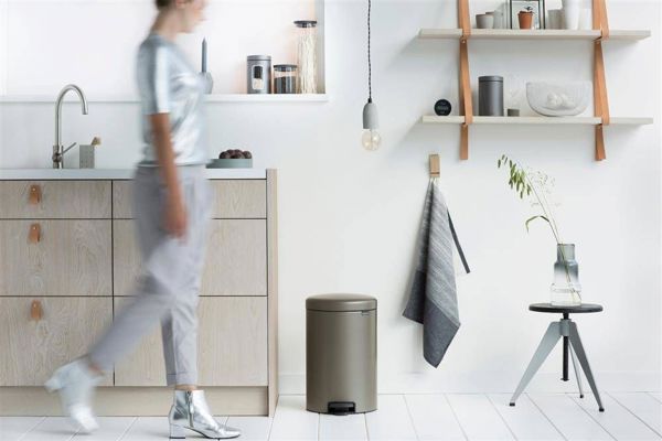 Brabantia New Icon Κάδος Απορριμμάτων με Πεντάλ 30L Ασημί (114045)