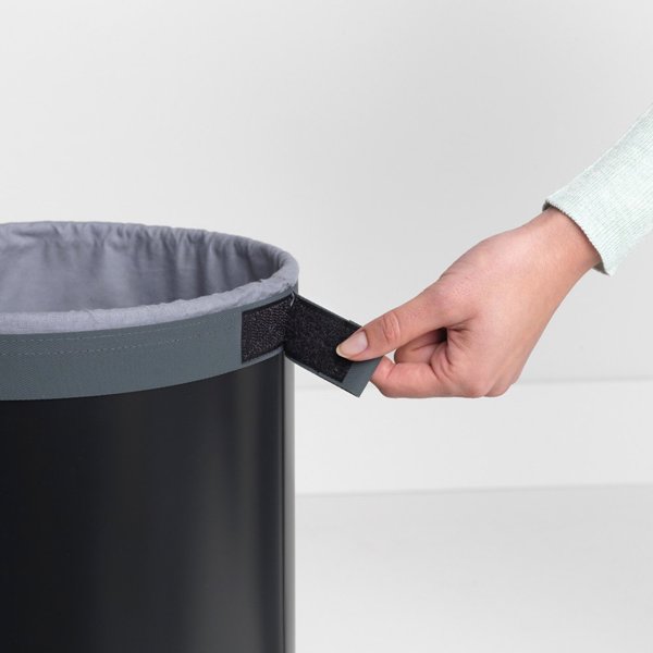 Brabantia Καλάθι Πλυντηρίου 35L, Μαύρο Ματ Ατσάλι με Καπάκι Φελλό