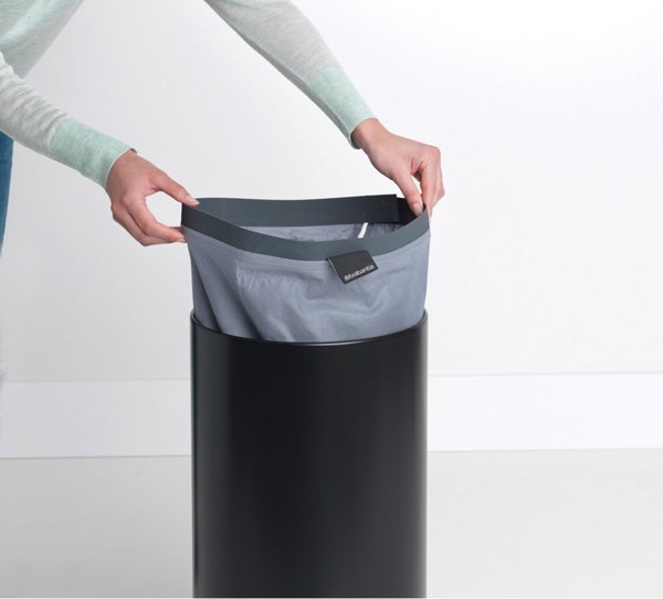 Brabantia Καλάθι Πλυντηρίου 35L, Μαύρο Ματ Ατσάλι με Καπάκι Φελλό
