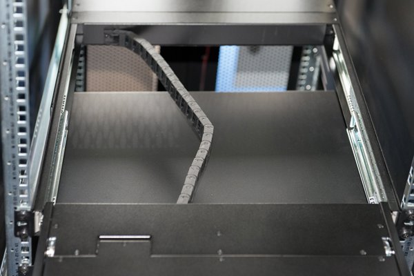 KVM Digitus 19" TFT Konsole GE Tastatur