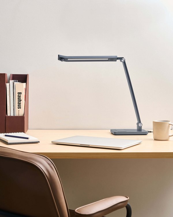Lampka biurkowa Beliani Lampa biurkowa LED LEPUS Z czujnikiem ruchu Ciemnoszary