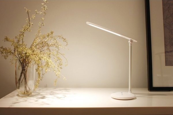 Techly I-LAMP-DSK9 Επιτραπέζιο Φωτιστικό Γραφείου LED 4W Ασύρματο, Ρυθμιζόμενο, Αναδιπλούμενο με Αφή, Λευκό