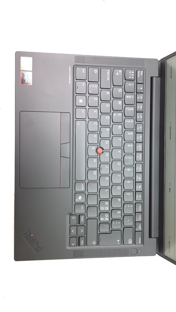 Laptop Lenovo ThinkPad E14 Gen 7 / 14'' / AMD Ryzen 7 250 / 16 GB DDR5 / 512GB SSD / Windows 11 Pro (21T00067MX) [outlet]