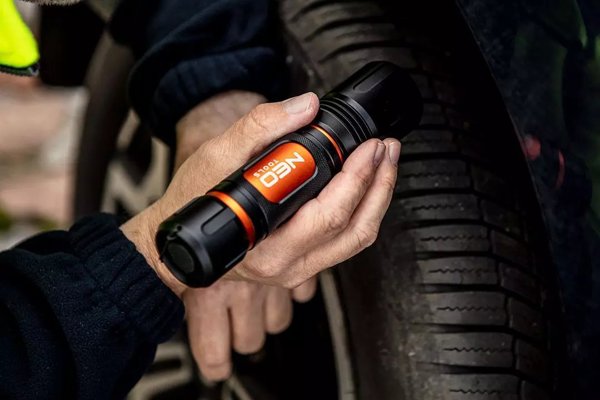 Neo Φακός Μπαταρίας 99-036 1500lm, CREE XHP50.2 LED, Εμβέλεια 250m, 6xAA